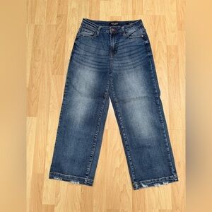 Judy Blue Classic Wide Leg Cropped Size 27 EUC 🩵